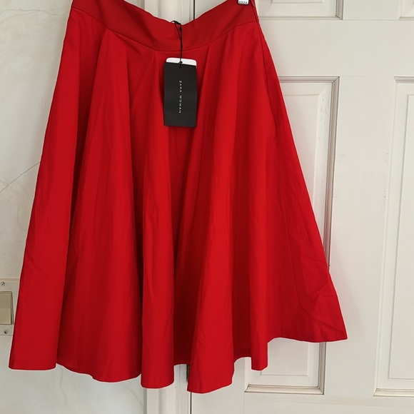 Zara red skirt, new. - Picture 2 of 4